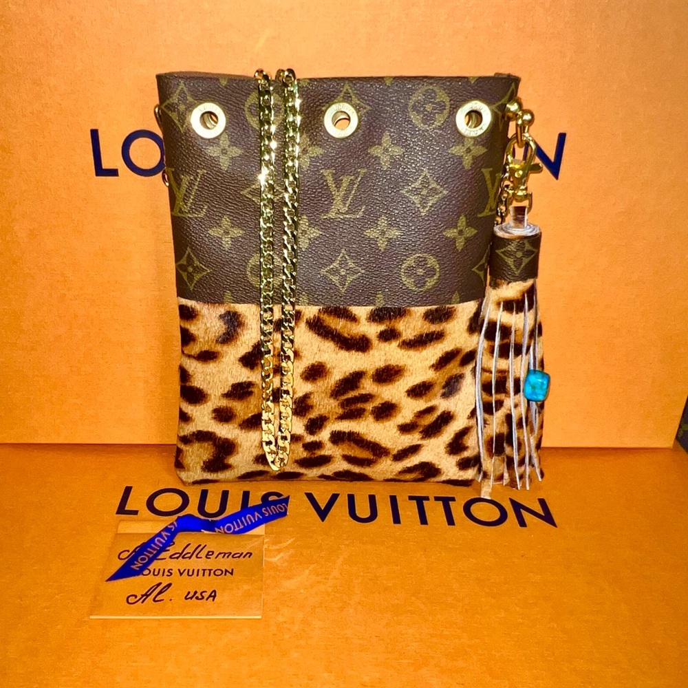 💯 Upcycled Authentic Louis Vuitton canvas crossbody Pochette bag